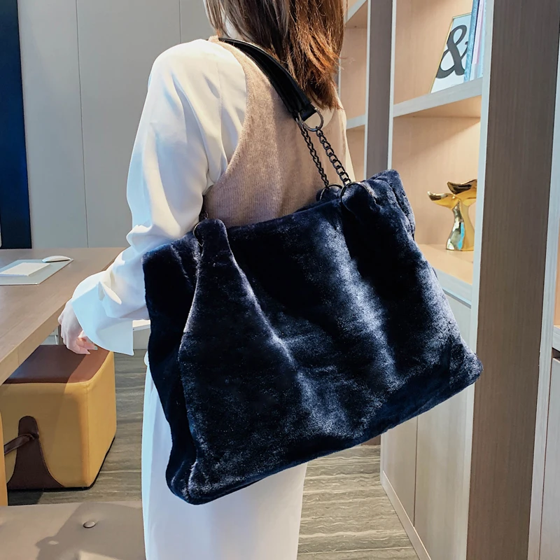 Original Brand Autumn And Winter Plush Shoulder Bag& Large Capacity Chain Tote Bag Width 49cm High 31cm Thickness 13cm