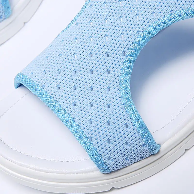 Сандалии женские на плоской подошве дышащие босоножки танкетке без застежки