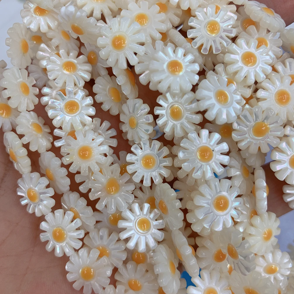 

Natural Mother of Pearl Shell Little Daisy Beads For Jewelry Making Fashion DIY Necklace bracelets Accessories