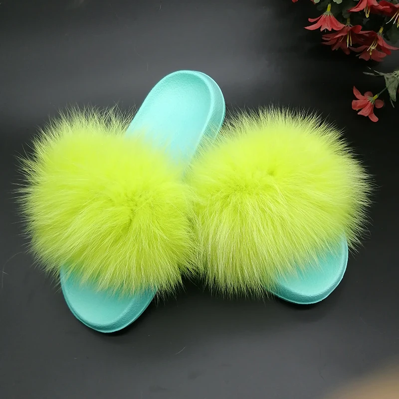 Шлепанцы Coolsa женские с зеленым мехом красивые меховые сланцы пляжные