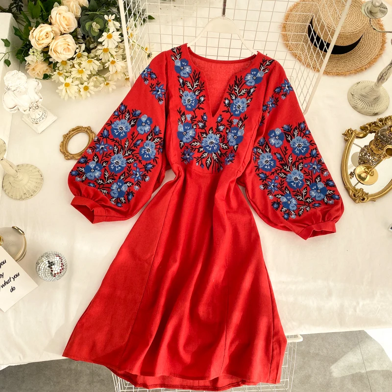 

Women's Retro Ethnic Style Dress Embroidery Flower Lantern Sleeves Loose Temperament Deep V-neck Dress Spring Autumn Dress Ml447