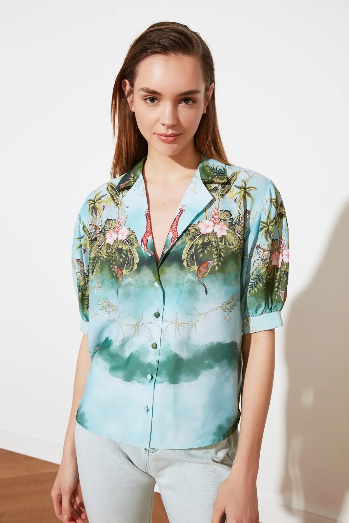 

Trendyol Printed Shirt TWOSS20GO0471