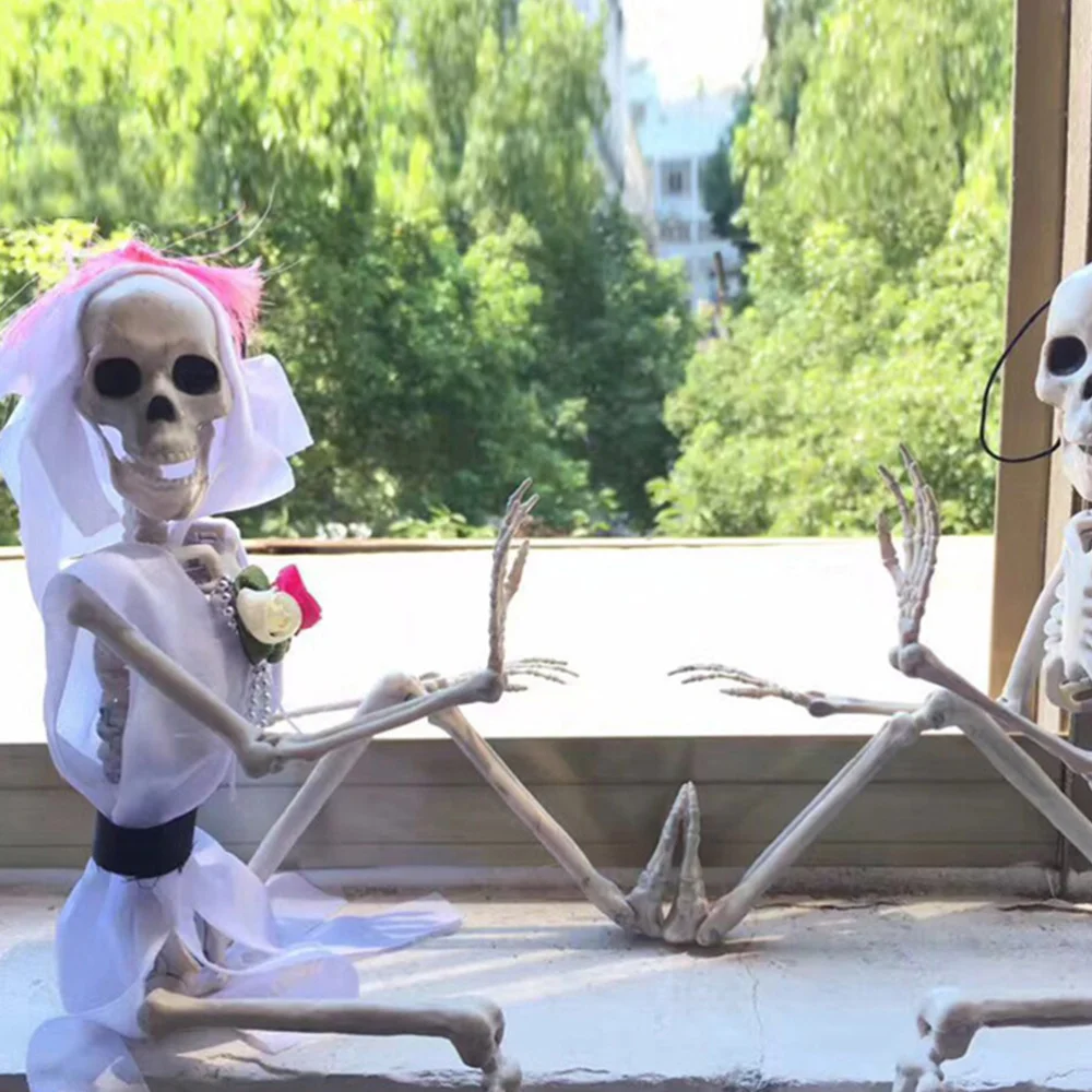

2pcs Skeleton Ornament Haunted House Props Skeleton Decoration