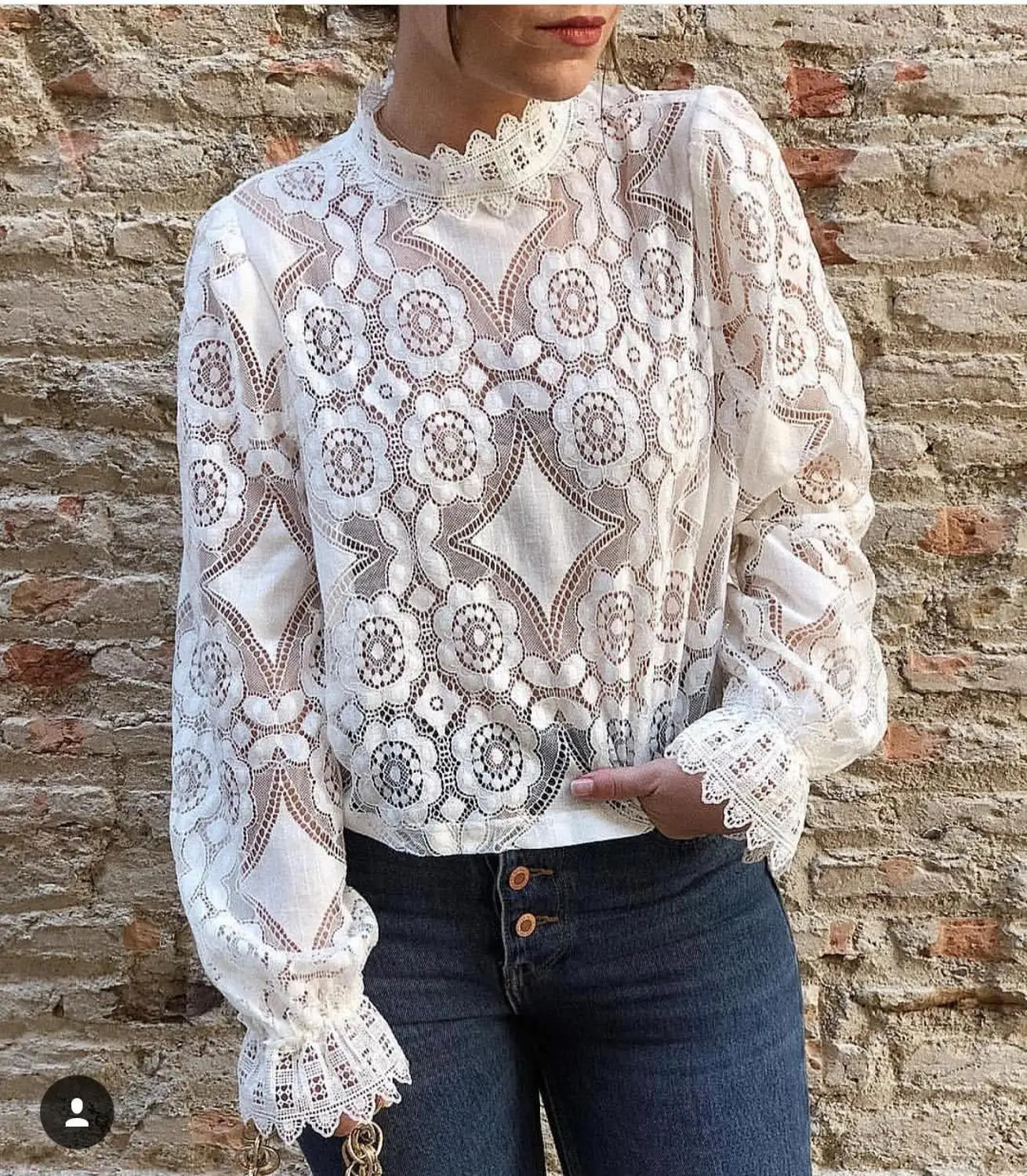 

Women Lace Tops Blouse Elegant Embroidery Long Sleeve White Shirts Office Lady Flower Hollow Out Blouse Female Chemise Clothing