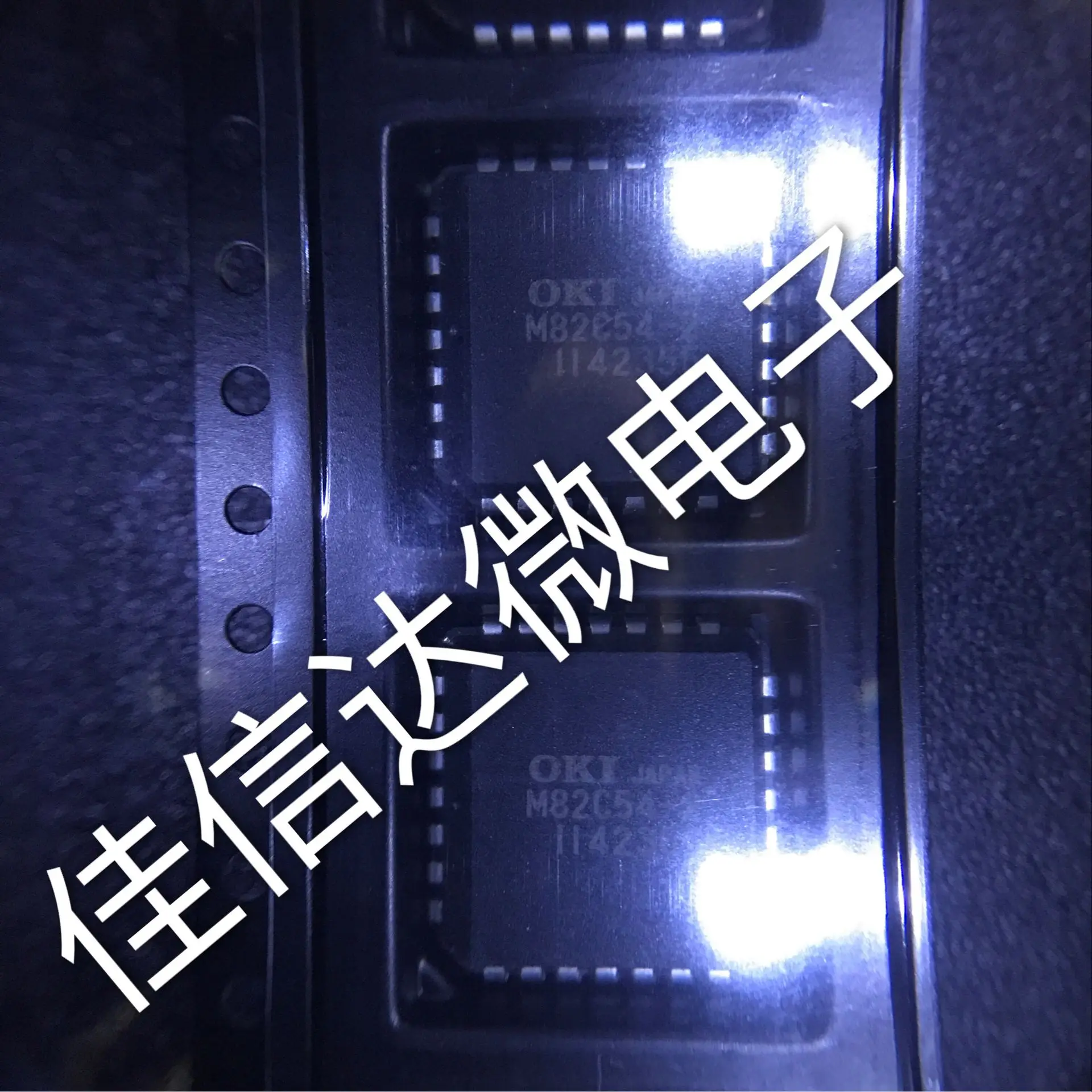 

Freeshipping 10PCS/LOT MSM82C54-2JS M82C54-2 PLCC28