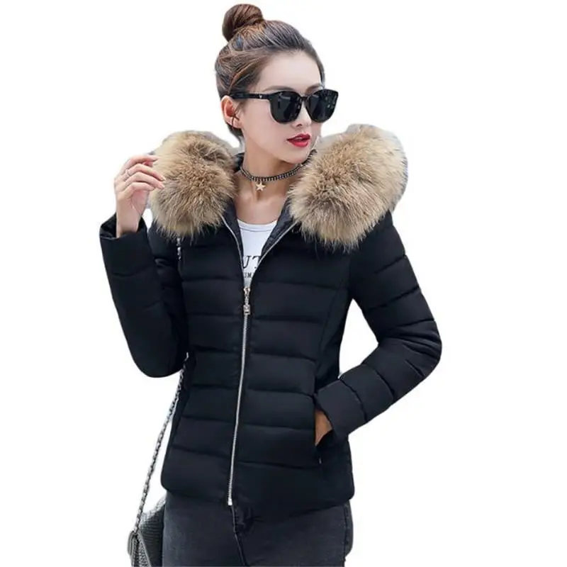 Куртка женская осенне-зимняя с капюшоном и воротником из искусственного меха |