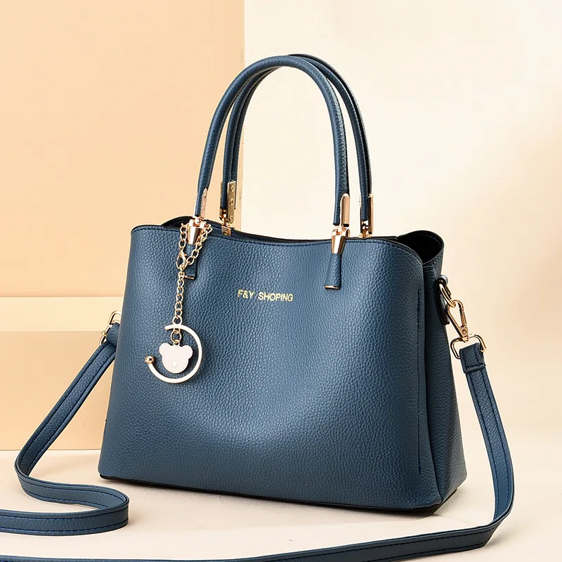 

Маленькая сумка через плечо для женщин, новинка 2021, модная сумка с верхней ручкой и подвеской, фирменные дизайнерские роскошные женские зим...