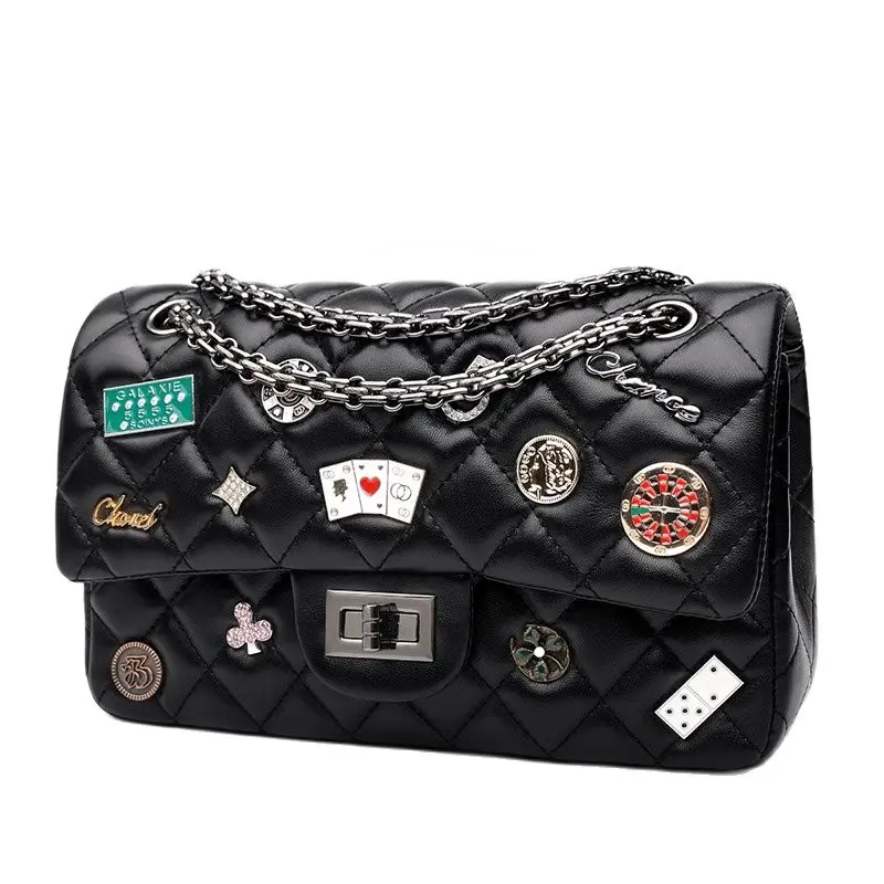 Женская сумка 2021 модная через плечо на цепочке мессенджер с нашивкой