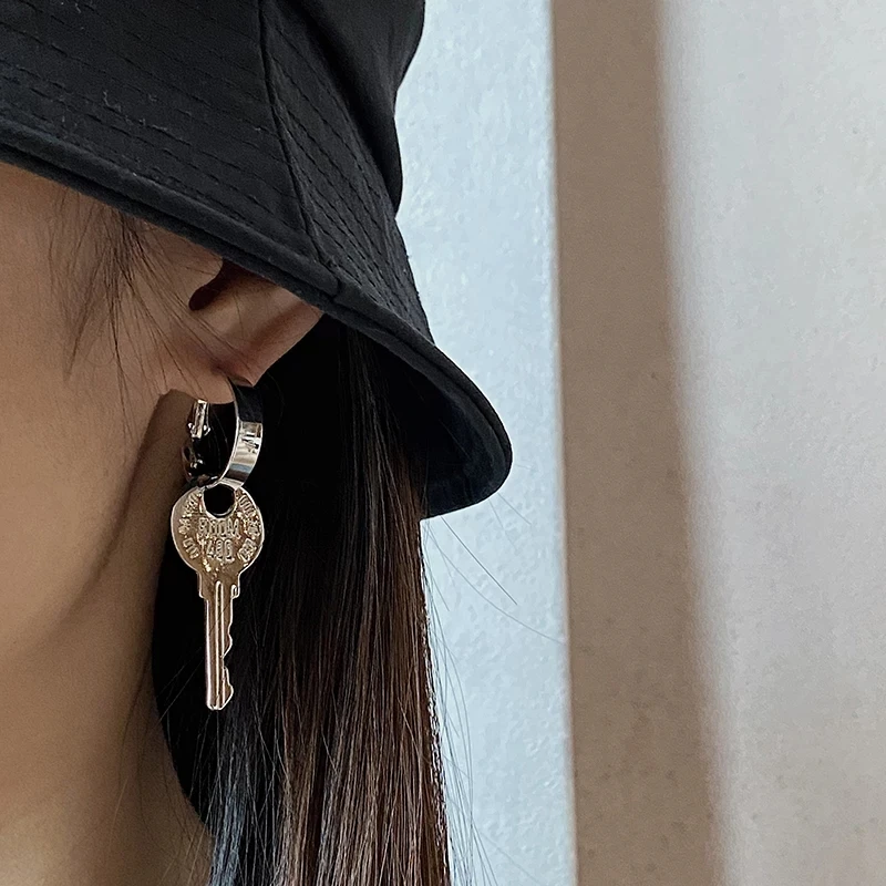 

2020 New Punk Gold Metal key Drop Earrings Geometric Round Big Circel Earrings For Women MAN Girls Party Jewelry Gifts