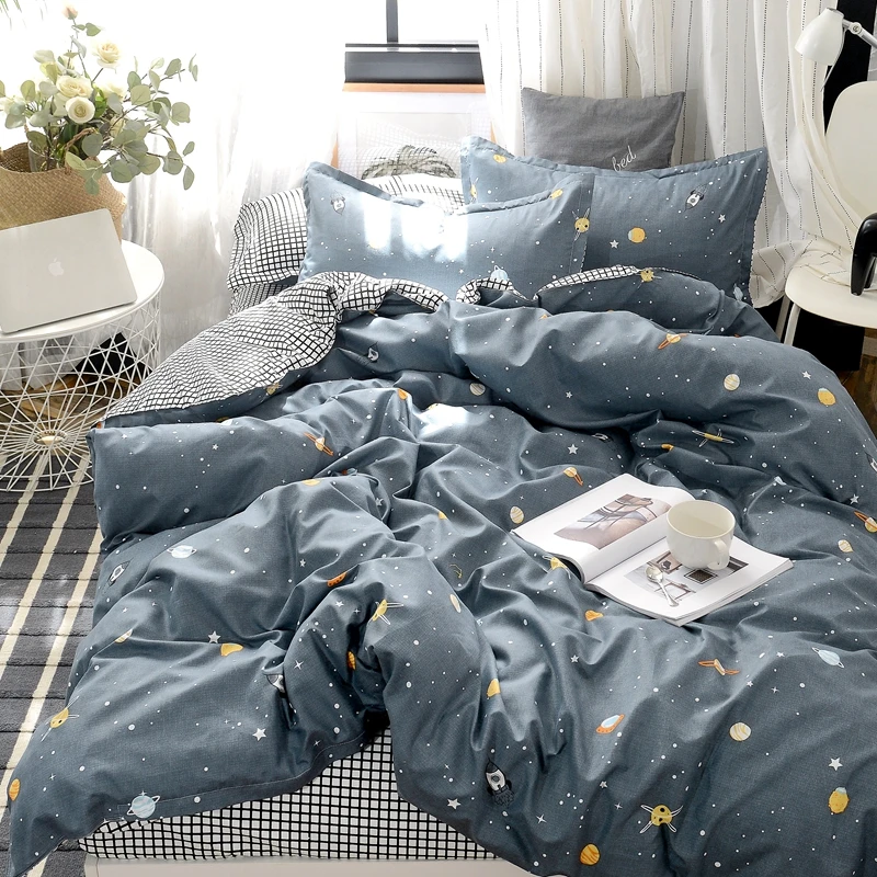 

4pcs Universe Bedding Sets Galaxy Planets and Plaid Reversible Kids Boys Girls Duvet Cover Set Soft Home Textile Comforter Cover