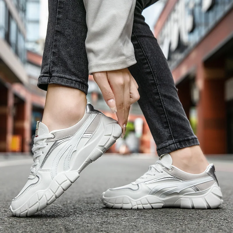 Женские спортивные кроссовки DR.EAGLE белые на массивной платформе