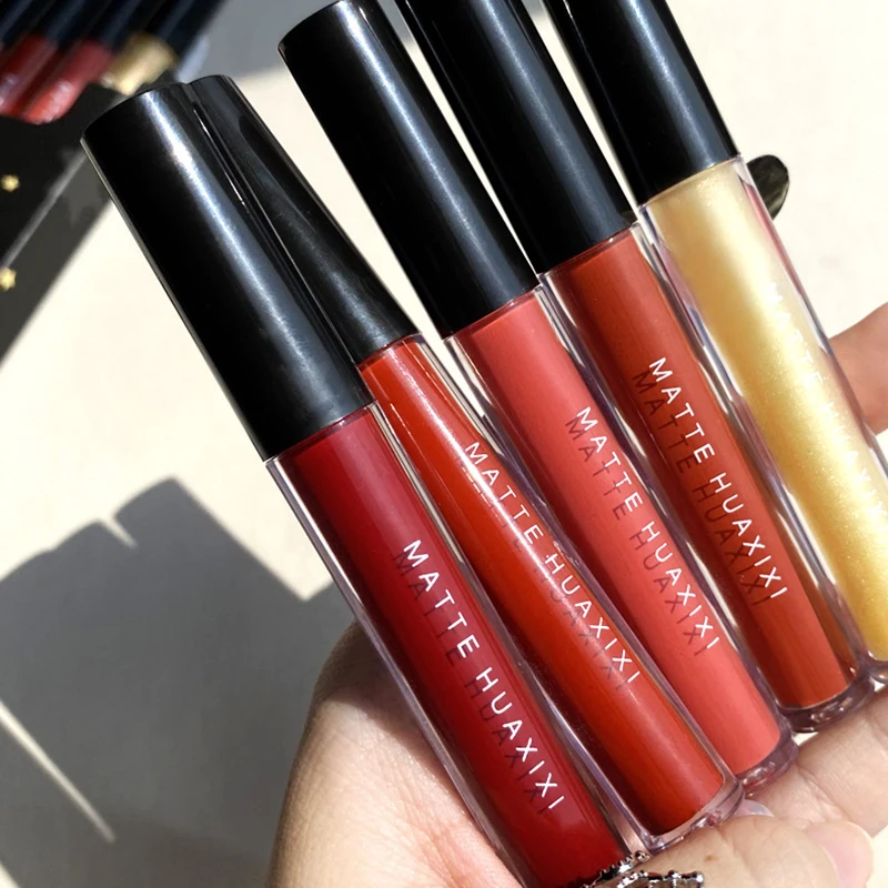 

Набор натуральной помады содержит 4 глазури для губ, 1 губная смазка, матовый блеск для губ, макияж, несколько цветов, легко наносится, увлажн...