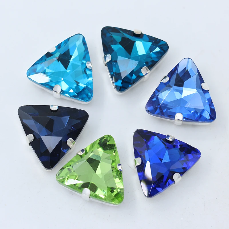 вставить 9 стеклышек в треугольник. тетраэдр кристалл. стеклышки в треугольнике учи. блестящий треугольник. треугольная плитка.