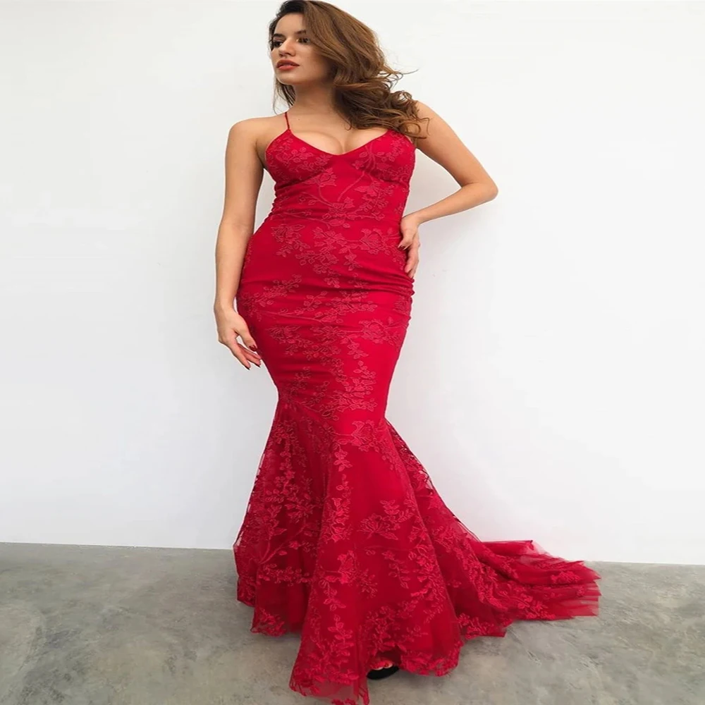 

2020 Red Mermaid Lace-Up Back Long Evening Dress with Lace Appliques Slim Sexy Backless Spaghetti Straps Lace Pattern