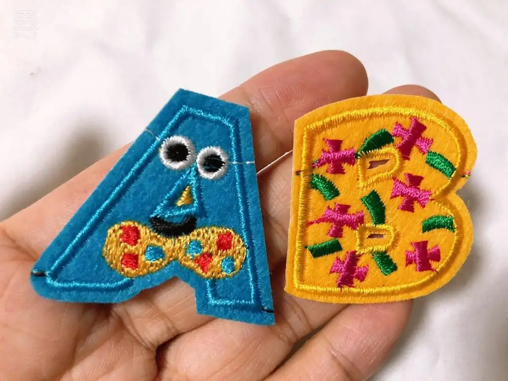 Цветные буквы нашивки алфавит вышитые Аппликации термоклейкие нашивки|Заплатки|