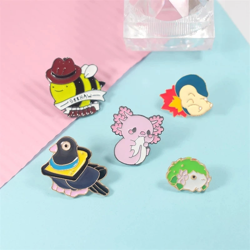 

Cartoon Anime Cute Honey Hedgehog Squirrel Bird Small Animal Enamel Brooch Badge Pin Men Women Backpack Lapel Pin Accessories