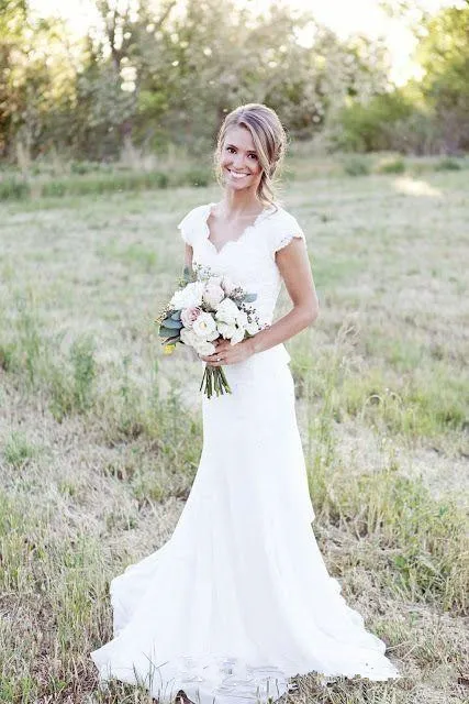 Женское свадебное платье с юбкой годе элегантное белое кружевное V-образным