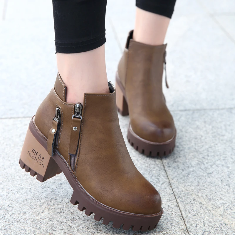 Женские полусапожки на высоком каблуке Осень-зима 2019 | Обувь