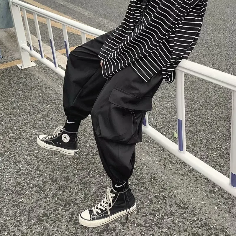 

Men Big Pocket Harem Pants Trousers Men Streetwear Punk Cargo Pant Hip Hop Casual Trousers Joggers Hombre Rock Japanese Harajuku