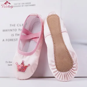 Высококачественные Детские балетки на полной подошве для девочек, атласные пуанты, танцевальные Тапочки, балерина с короной и блестками, украшение
