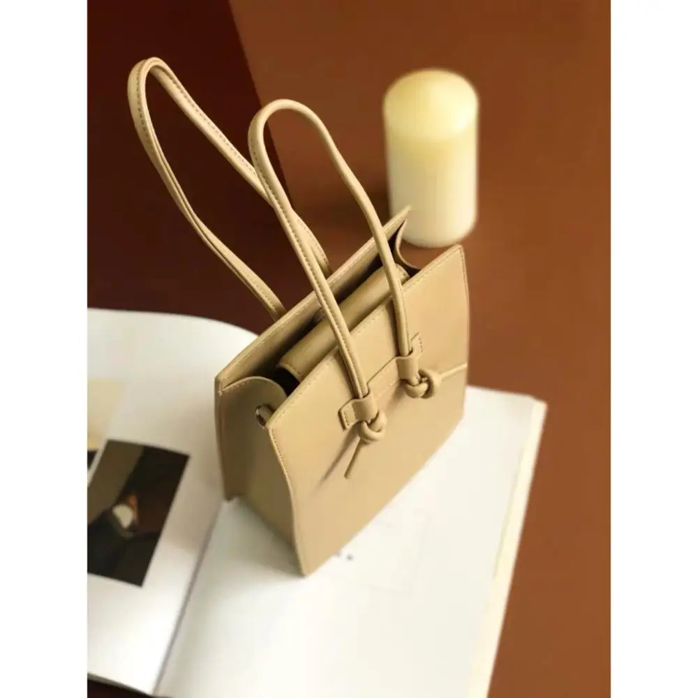 

Design Strap Crossbody Leather Small Square Bag Portable Leather Tote