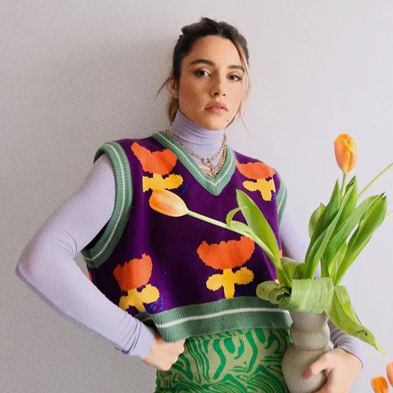 

Vintage Women Floral Sweaters Vest New Fashion Lady Sleeveless Loose V-Neck Jumper Pullover Tops Lady Flowers Knit Sweaters