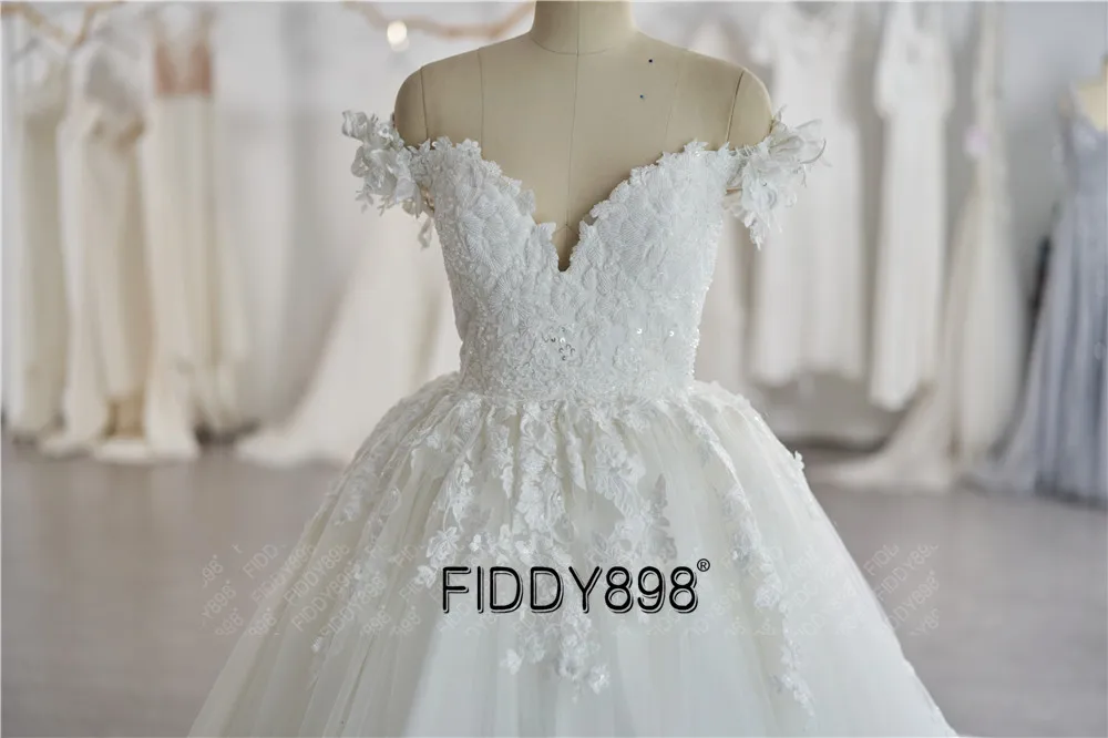 Luxury Ball Gown Wedding Dresses 2021 Off-Shoulder Beaded 3D Flowers Wedding Gown for Women Elegant vestido de noiva
