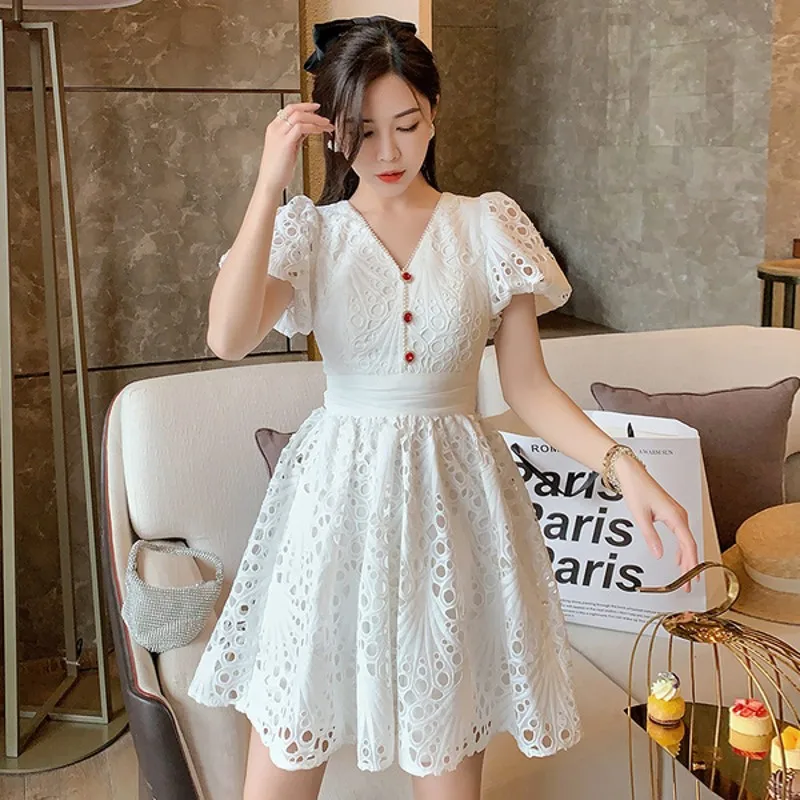 

2021 Summer Fashion Lace Mini Dress Women High Waist Vintage Elegant Puff Sleeve White Embroidered lace Dress