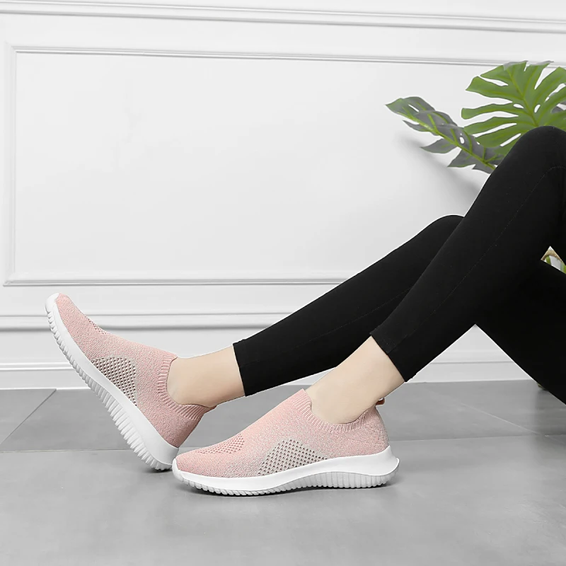 

New Soft Breathable Shoes Weave Mesh Fabric Flats Sneakers Women Slip-on Running Shoes Casual Lightweight Sneakers