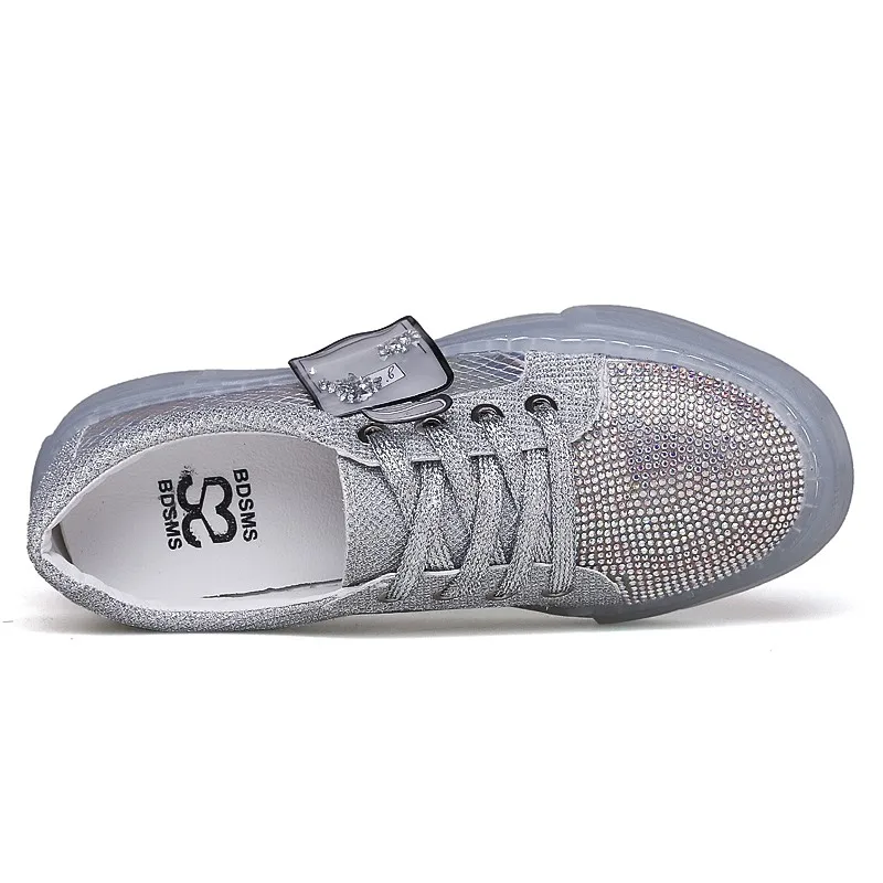 Женские кроссовки из лакированной кожи на плоской подошве|Обувь без каблука| |