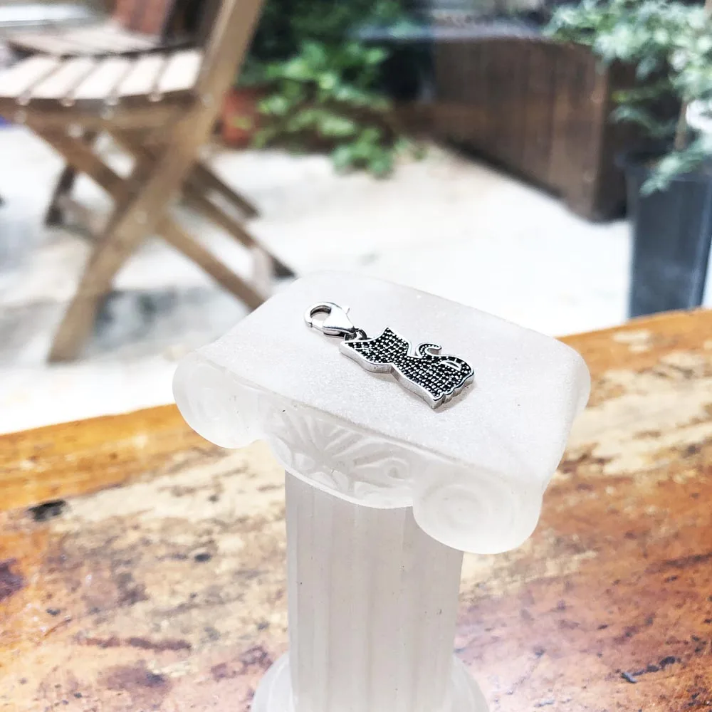 Женская подвеска с подвеской в виде черного котенка осенняя бижутерия из серебра