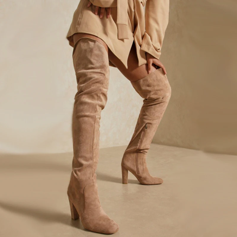 Женские замшевые сапоги выше колена высокие на квадратном каблуке большой