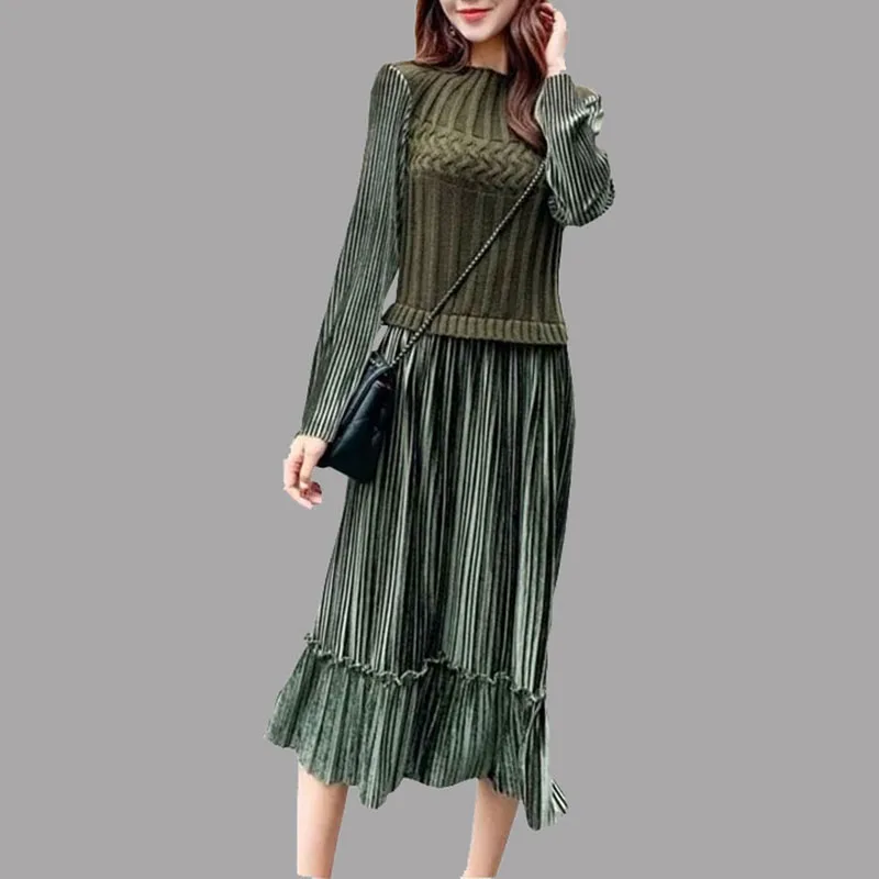 

Large Size Women's Clothing knitting warm French Retro Pleated dress O-Neck Long Sleeve Sweet silky Gold Velvet Dress Midi Robes