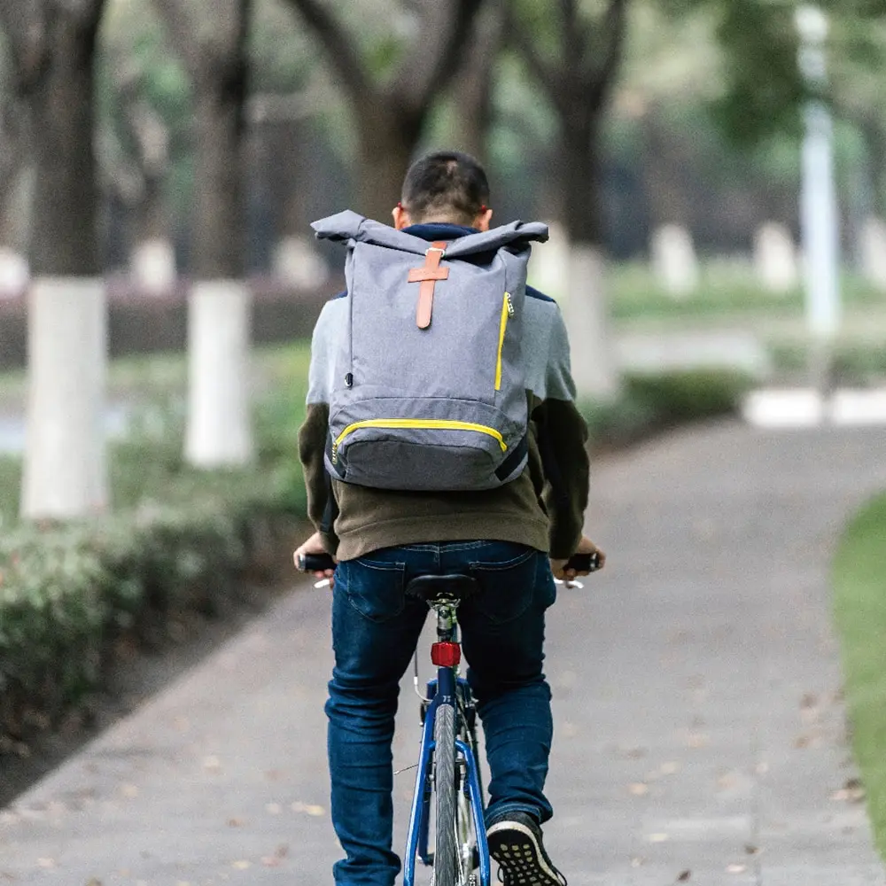 

Outdoor Sports Backpack Travel Backpack College School Bag Daypack with Shoe Compartment for Men Women Commuting Cycling