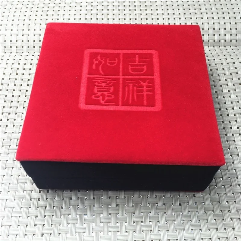 

Factory wholesale exquisite packaging auspicious red flannel craft gift bracelet bracelet box jewelry gift box