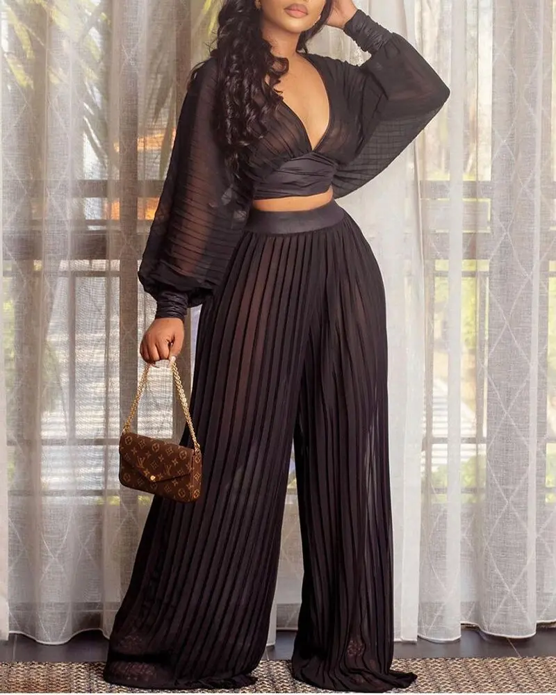 

2022 summer long-sleeved black V-neck blouse loose stitching pleated pleated wide-leg pants two-piece suit