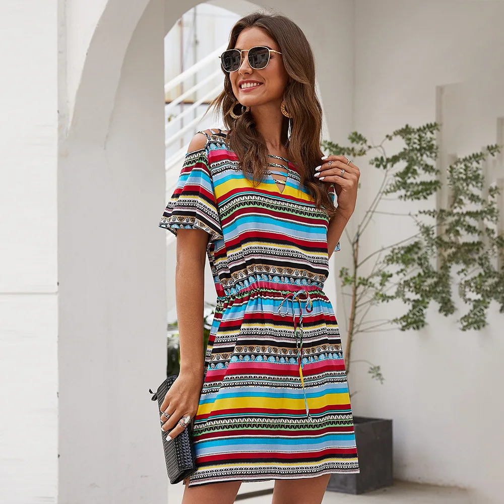 Женское летнее платье повседневное короткое в цветную полоску винтажный