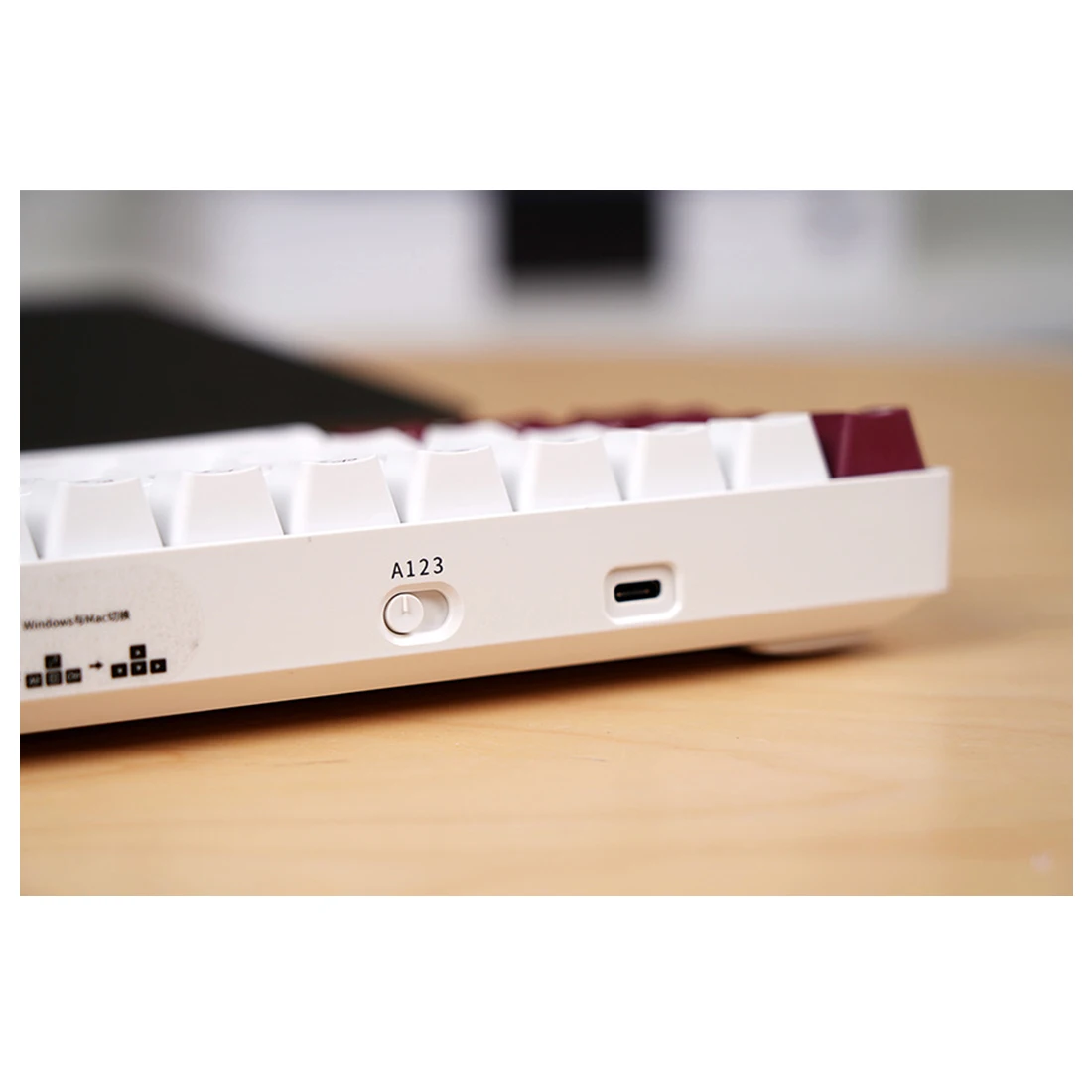

EK861 61 PBT, 60%, Bluetooth- Windows/Mac /Andoid