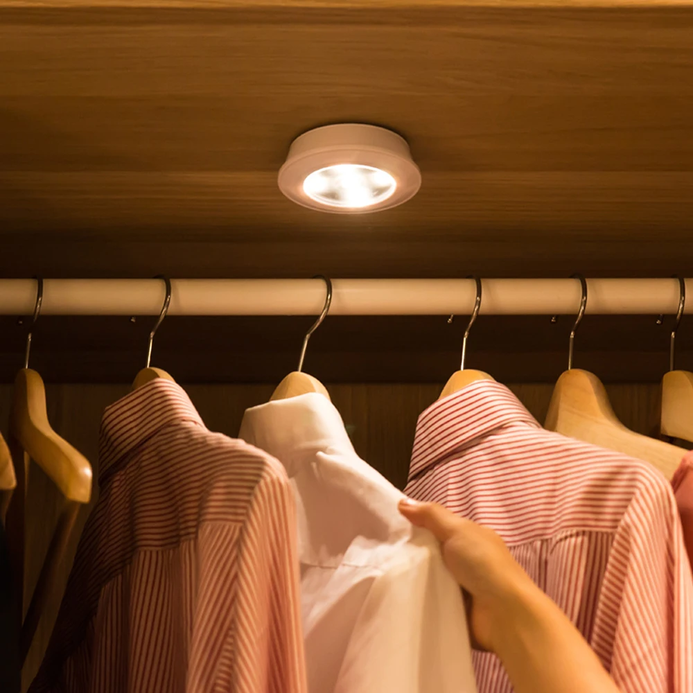 

LED Dimmable Under Cabinet night Light Battery Operated Puck Lighting Closets Lights with Remote Control for Wardrobe kitchen