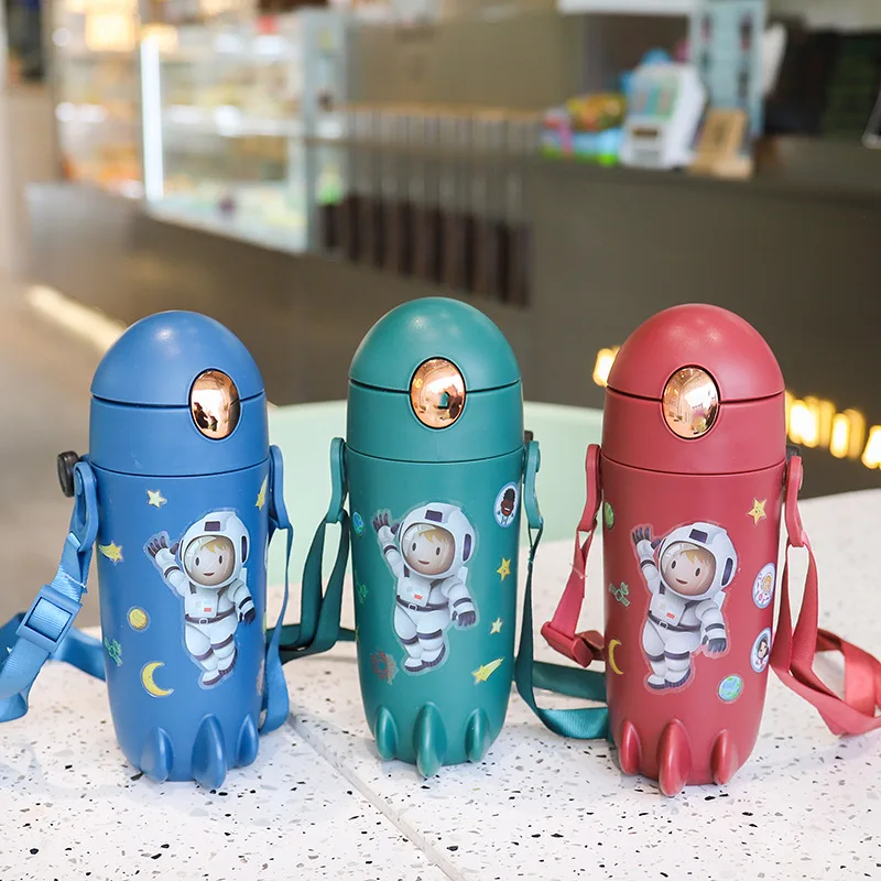 Детский пластиковый стаканчик с трубочкой детский сад игрушечные студенты