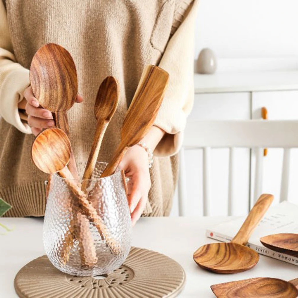 Деревянный пол на неокрашенные деревянные шпатели вок с антипригарным покрытием