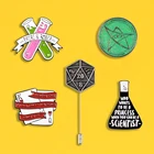 Броши на булавке с эмалью в виде цитаты, D20, тотем игры, игральные карты, значки, одежд, сумочка, булавка на лацкан, ювелирное изделие, подарок