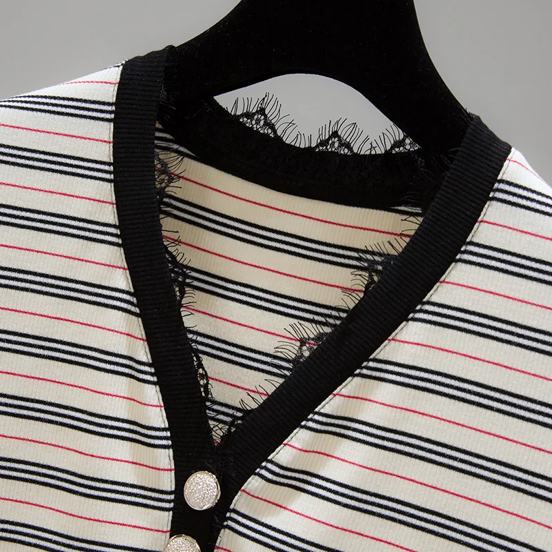 

Lace Patchwork Women's T-shirt 2021 Summer V Neck Short Sleeve T-shirts Womens Korean Sexy Skinny Striped Woman Clothes