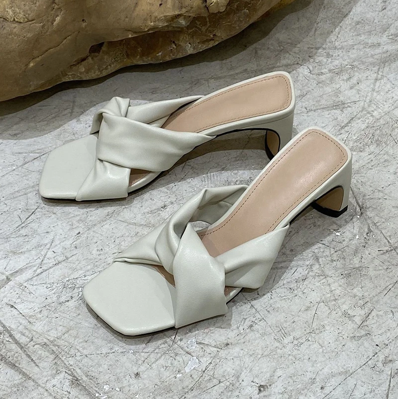 Женские шлепанцы с квадратным носком DEAT черные из искусственной кожи