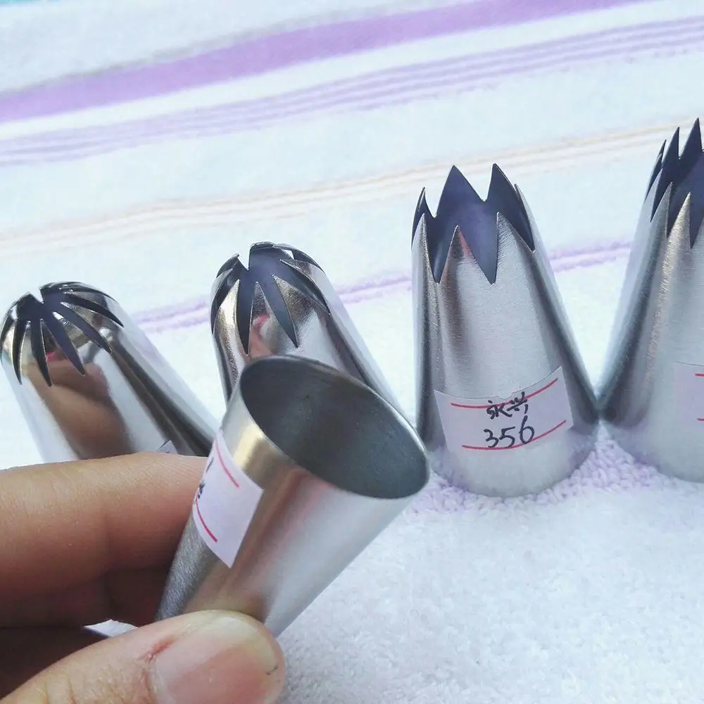 Большой металлический набор наконечников для украшения торта и крема