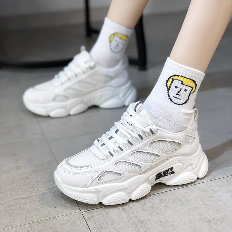 

Женские кроссовки с вулканизированной подошвой, черные или белые сетчатые легкие кроссовки для прогулок, весна-осень 2021