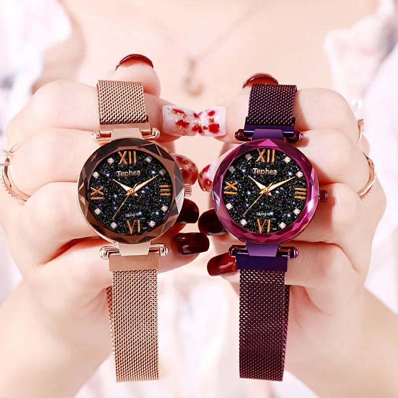 Часы женские кварцевые со стразами браслет с изображением звездного неба |