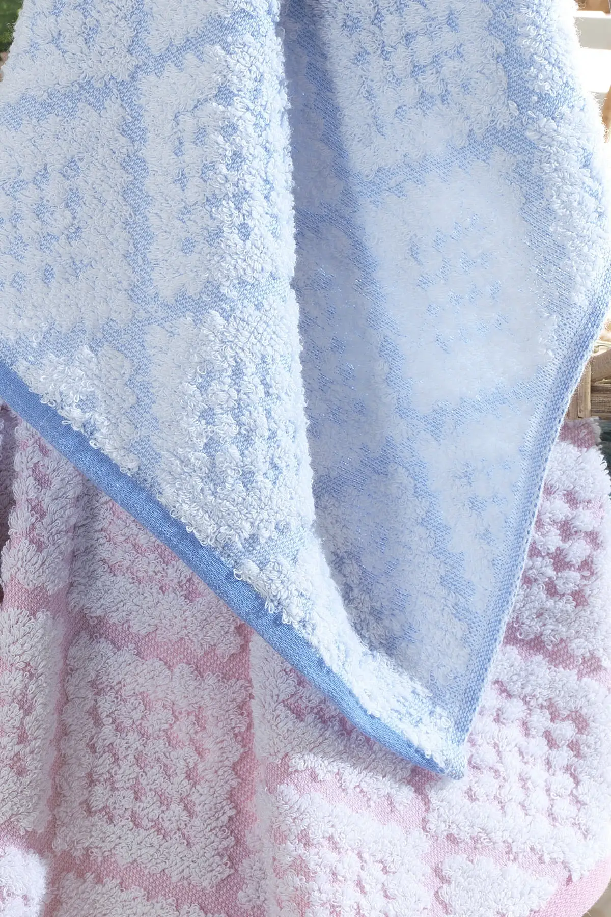 

3d Carpet Jacquard 100 Cotton 4 PCs Hand And Face Towel Set