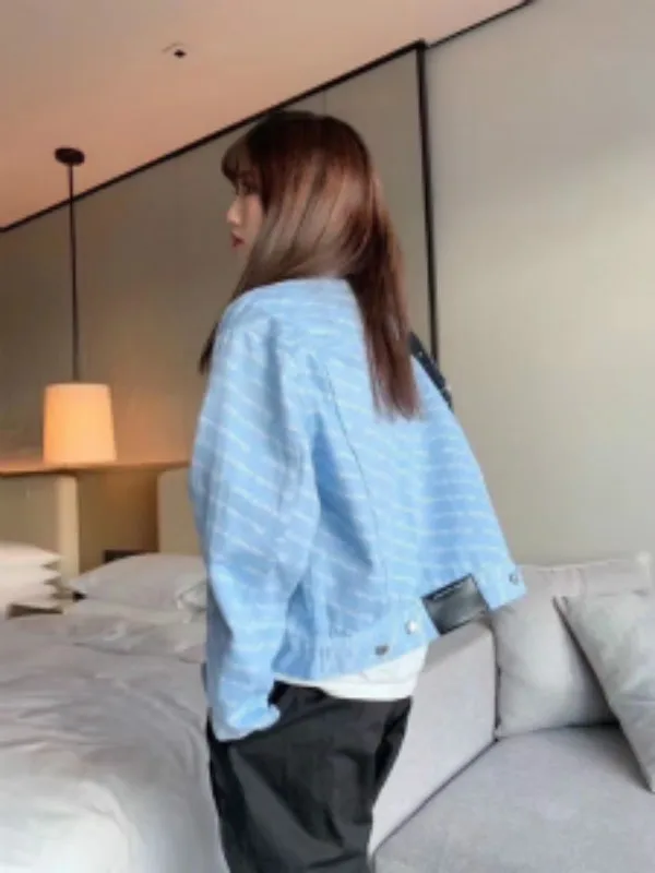 

2020 Autumn Trendy Design Allover Logo Print Turn Down Collar Single Breasted Long Sleeves Fashion Versatile Women Jackets A2
