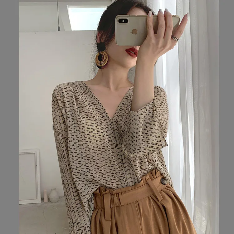 

In the summer of 2022 with ladies open fork long sleeve printed chiffon unlined upper garment of female temperament